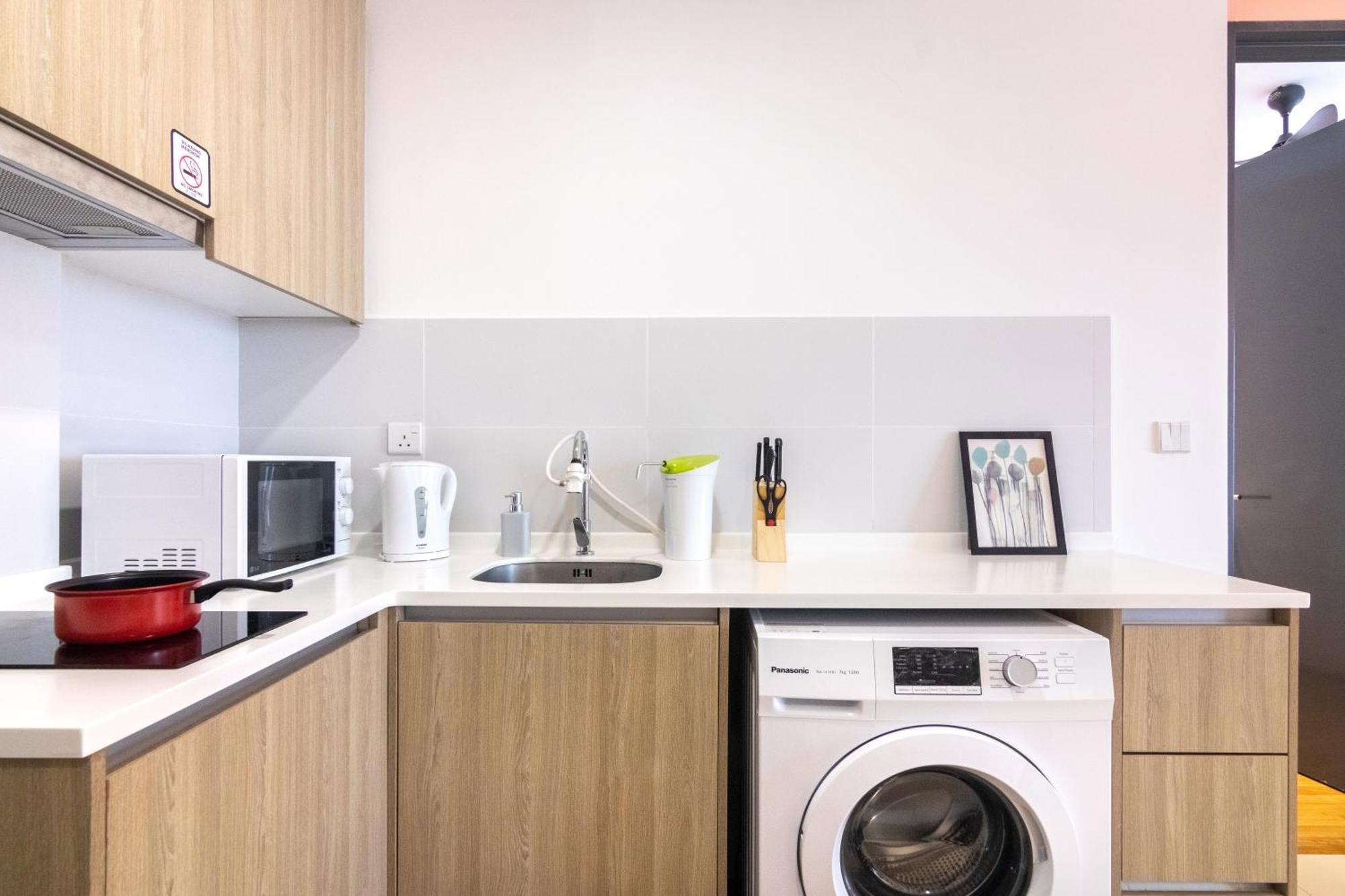 Georgetown Tropicana 218 By Airlevate Suites Room photo